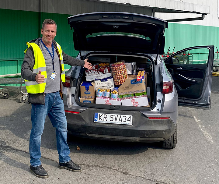 Chris Helping Ukrainian Refugees